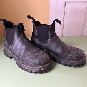 Blundstone Men's Work Black Boots with Steel Toe / heat and slip resistant